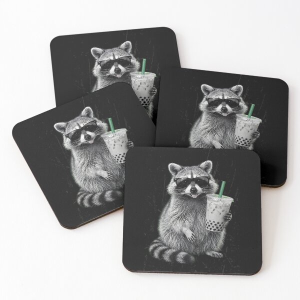 Artikelvorschau, Cooler Waschbär trinkt Bubble Tea – Lustiges Geschenk mit Sonnenbrille und Waschbärmotiv entworfen und verkauft von Neurospicy Trolls.