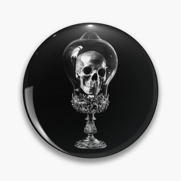 Aperçu de l'œuvre Crâne sous cloche, cabinet de curiosités gothique créée et vendue par inkoutninja.