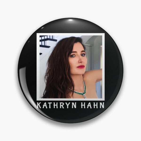 Artikelvorschau, Kathryn Hahn Prominentenporträt Smaragdkette entworfen und verkauft von NathanaelKutch.