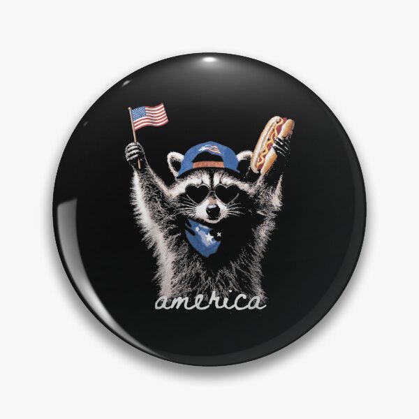 Artikelvorschau, Retro-Motiv: Lustiger Waschbär, Hotdog-Liebhaber, patriotische US-Flagge entworfen und verkauft von James Kelly.