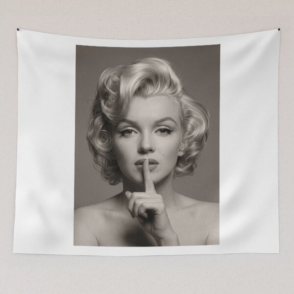 Aperçu de l'œuvre Affiche vintage de Marilyn Monroe à Hollywood, actrice emblématique, impression en noir et blanc créée et vendue par ItalianPopArtStore.