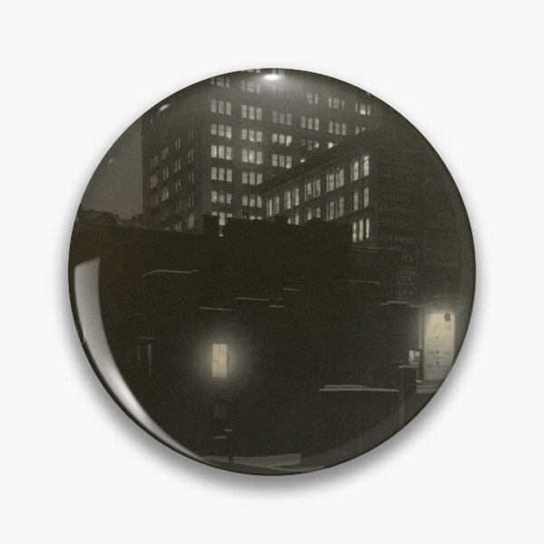 Artikelvorschau, Aus dem Hinterfenster, Vintage-Fotografie der Skyline von 1915 mit Lichtern der Stadt, Schwarz-Weiß-Kunstdruck von Alfred Stieglitz entworfen und verkauft von Astrid Arkhangelsky.