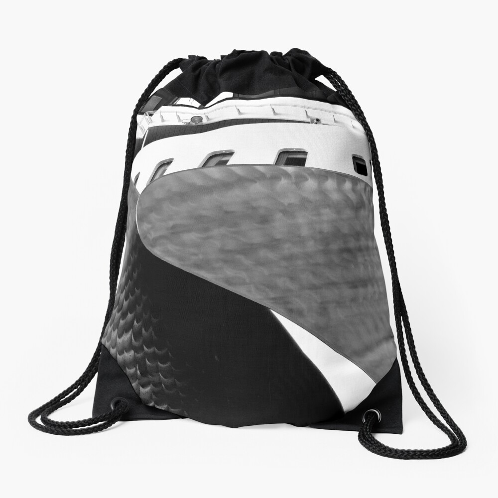 Queen Mary 2 Drawstring Bag