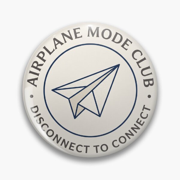 Artikelvorschau, Abzeichen des Flugzeugmodus-Clubs für minimalistisches Reisen entworfen und verkauft von ImagineDraws.