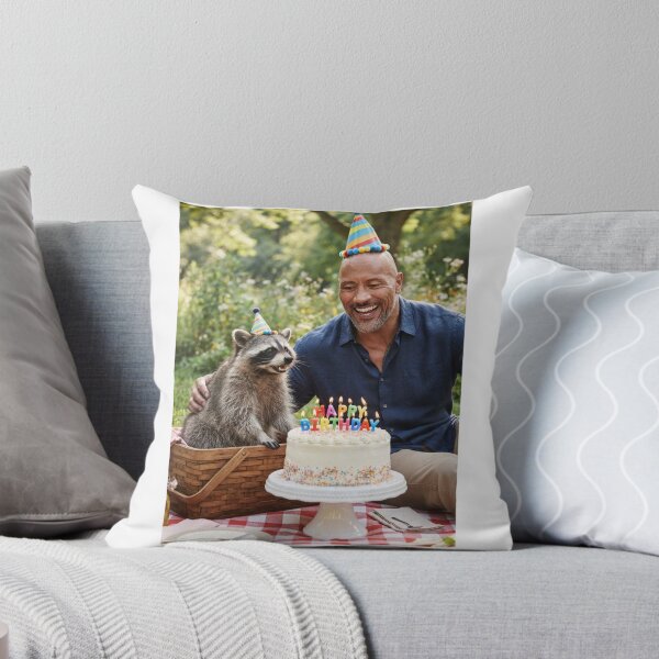 Artikelvorschau, Dwayne Johnson, Waschbär, Picknick, Lamas, Tier, Haustier, Natur, Meme, Memes, lustig, Parodie, Weihnachten, Geburtstag entworfen und verkauft von CheeseBlueprint.
