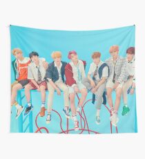 BTS LIEBEN SICH SELBST: ANTWORT // GRUPPE (F VER) Wandbehang