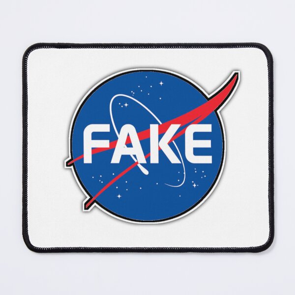 Aperçu de l'œuvre L'espace est faux 2 créée et vendue par MattyMosArcade.