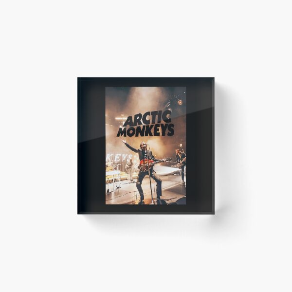 Artikelvorschau, Arctic Monkeys Live-Auftritt auf der Indie-Musikbühne entworfen und verkauft von DayneGorczany.