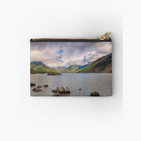 Artikelvorschau, Abwasser in Wasdale im englischen Lake District von Cumbria, England, Großbritannien entworfen und verkauft von John Gilham - Landscape Photography.
