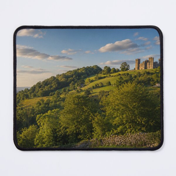 Artikelvorschau, Goldene Stunde auf Riber Castle: Die Hügel von Derbyshire im Sonnenlicht entworfen und verkauft von Astute-Artio-Photography.