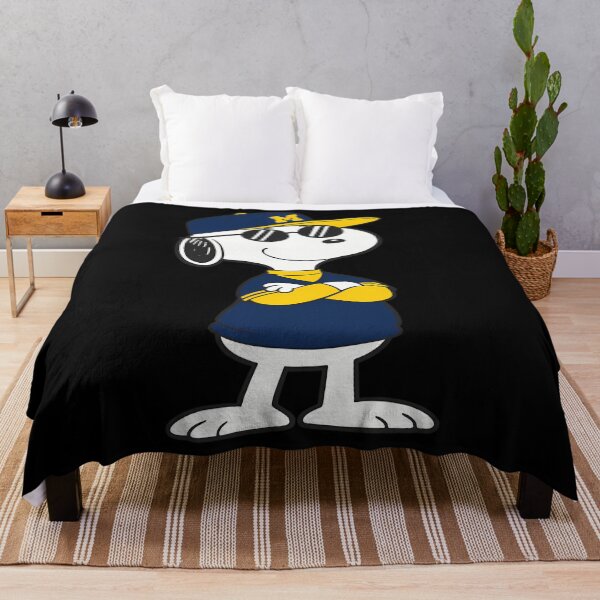 Artikelvorschau, Snoopy Hiphop Michigan Basketball entworfen und verkauft von Nahkolahmom.