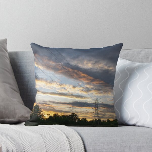 Aperçu de l'œuvre Ciel de coucher de soleil au-dessus des lignes électriques créée et vendue par KillNFuel.