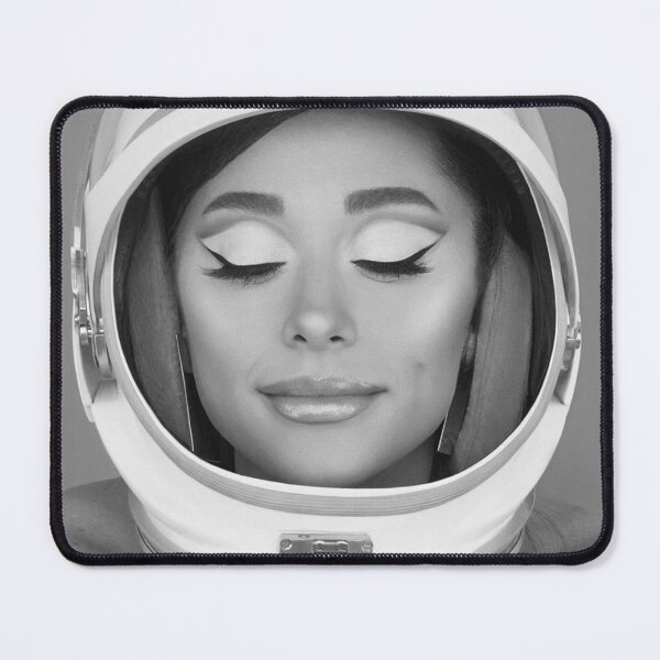 Item preview, astronaut singer designed and sold by vasoce.