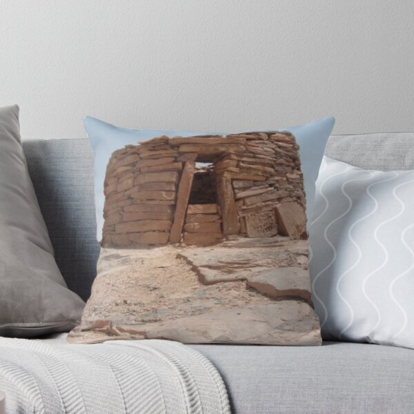Aperçu de l'œuvre Petite maison ancienne dans le désert du Sinaï créée et vendue par LinkFamilyStore.