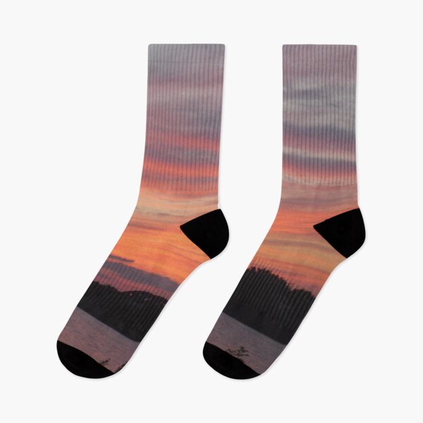 Artikelvorschau, Schöner Sonnenuntergang auf dem See in Finnland entworfen und verkauft von LinkFamilyStore.