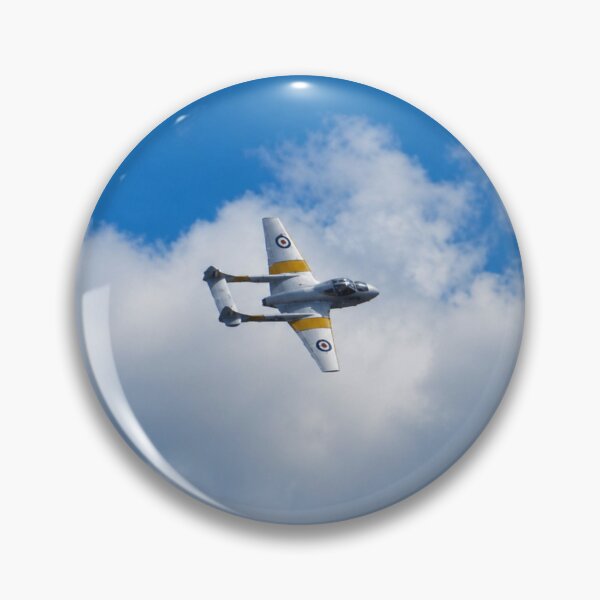 Artikelvorschau, Vintage de Havilland Vampire Jet im Flug entworfen und verkauft von Astute-Artio-Photography.