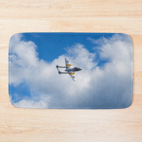 Artikelvorschau, Vintage de Havilland Vampire Jet im Flug entworfen und verkauft von Astute-Artio-Photography.