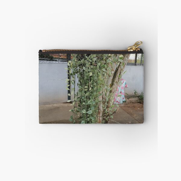 Artikelvorschau, Tropical Hanging Green Vine Plant entworfen und verkauft von PhuongVoArt.