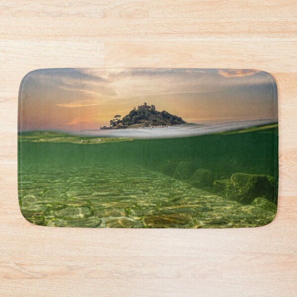 Artikelvorschau, St. Michaels Mount, Cornwall, Dammweg unter Wasser bei Sonnenuntergang entworfen und verkauft von kathleenjean.