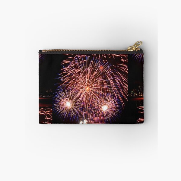 Artikelvorschau, OMG LOOK! - Sydney Harbour - New Years Eve - Midnight Fireworks entworfen und verkauft von Bryan Freeman.