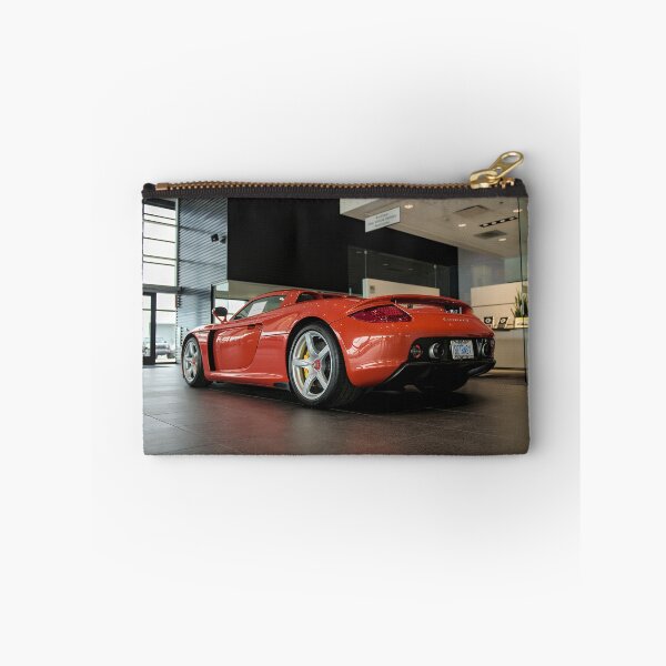 Artikelvorschau, Porsche Carrera GT – Legendäre Supersportwagen-Präsentation – Automobilfotografie-Druck entworfen und verkauft von Preston's Shotz: Motorsport and Automotive Photography.