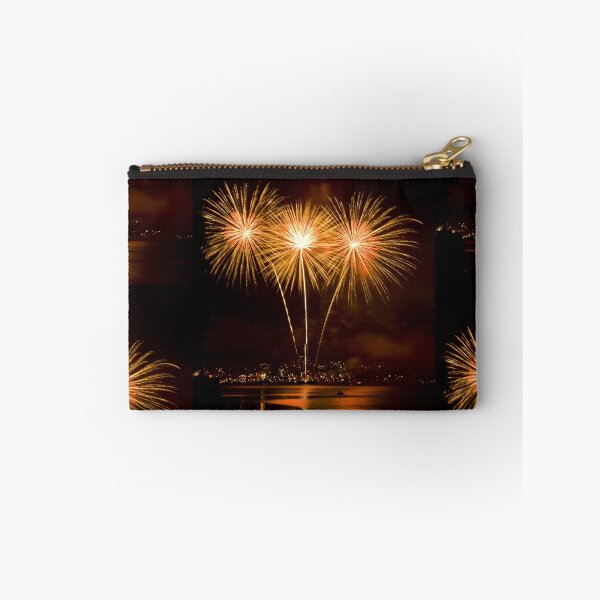Artikelvorschau, We Three Palms - Sydney Harbour - New Years Eve - Midnight Fireworks  entworfen und verkauft von Bryan Freeman.