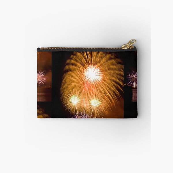 Artikelvorschau, Sunflower Burst - Sydney Harbour - New Years Eve - Midnight Fireworks entworfen und verkauft von Bryan Freeman.