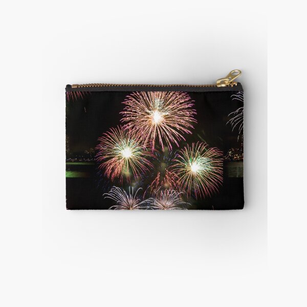 Artikelvorschau, High Five - Sydney Harbour - New Years Eve - Midnight Fireworks  entworfen und verkauft von Bryan Freeman.