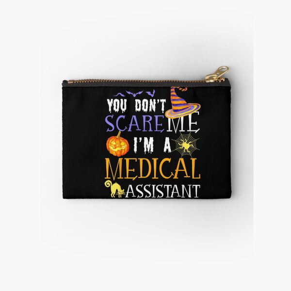 Aperçu de l'œuvre Tu ne me fais pas peur, je suis assistante médicale (Humour d'Halloween) créée et vendue par VioletNance.