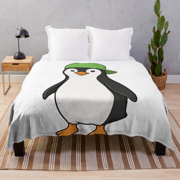 Artikelvorschau, Cute Penguin with Green Cap – Funny Kawaii Penguin Character entworfen und verkauft von LittleGinnyArt.