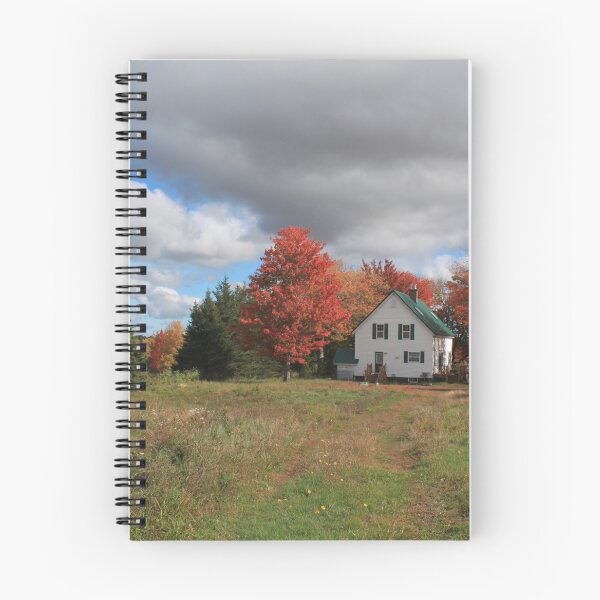 Artikelvorschau, Landhaus und Scheunen im herbstlichen Farbenmeer entworfen und verkauft von naturematters.