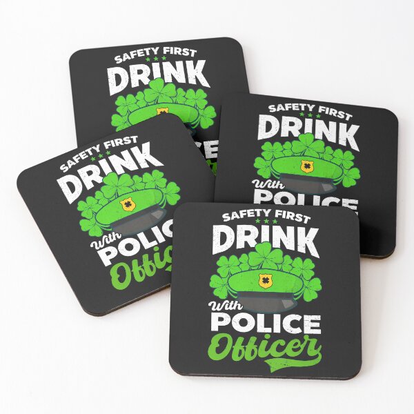 Aperçu de l'œuvre Boire un verre avec un policier pour la Saint-Patrick créée et vendue par iordtutpl.