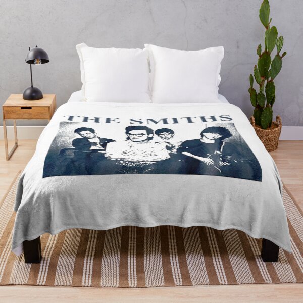 Artikelvorschau, Das Smiths-T-Shirt entworfen und verkauft von FolkAndFlora.