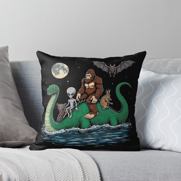 Artikelvorschau, Kryptid Bigfoot Jackalope Mottenmann Monster von Loch Ness entworfen und verkauft von CF_VintageDesign.