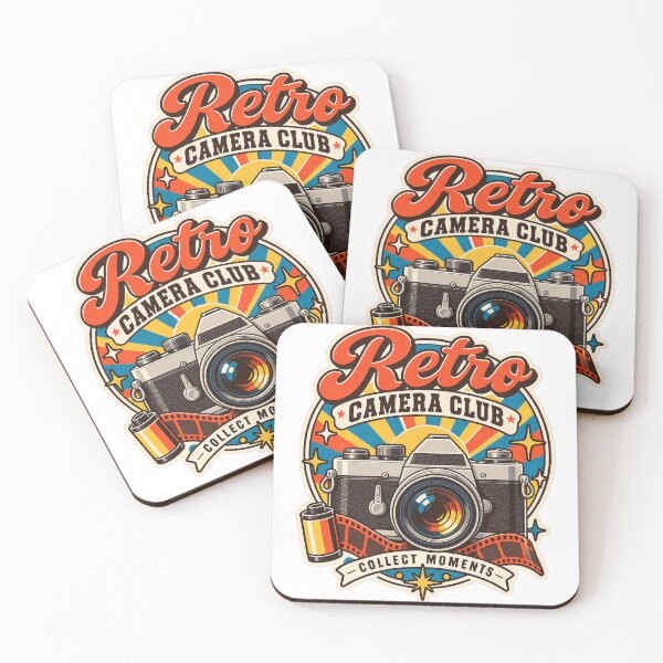 Aperçu de l'œuvre Retro Camera Club – Collectionnez les souvenirs créée et vendue par Odd Hours Studio.