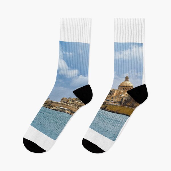 Item preview, El emblemático horizonte de La Valeta con la cúpula de la Iglesia Carmelita y la Pro-Catedral de San Pablo, Malta. designed and sold by goceris.