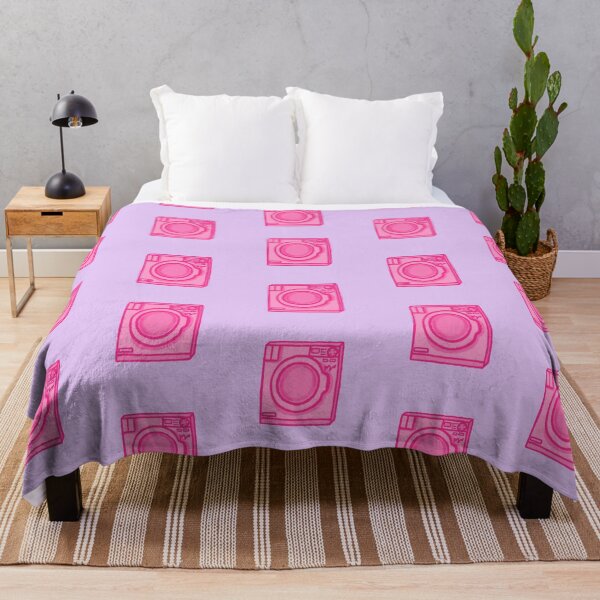 Artikelvorschau, Wackelige rosa Waschmaschine entworfen und verkauft von CamilasPrints.