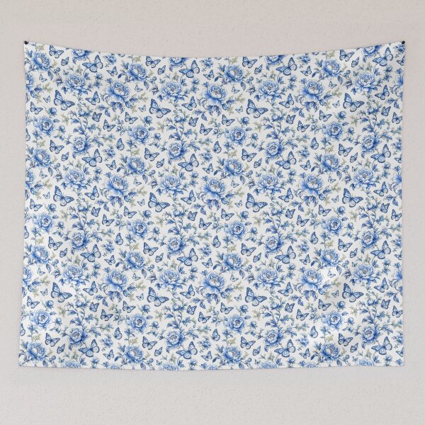 Aperçu de l'œuvre Porcelaine bleue vintage à motif floral et papillon créée et vendue par CozyPaletteShop.