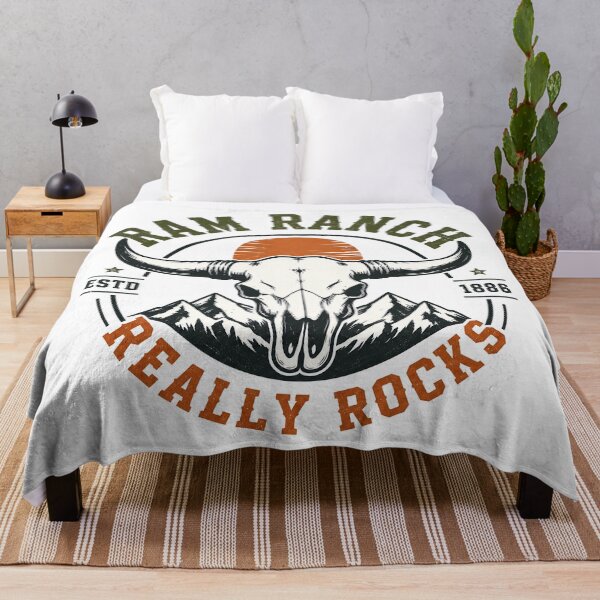 Artikelvorschau, Ram Ranch ist echt klasse, Ram Ranch Longhorn Skull Mountain Western Vintage Cowboy entworfen und verkauft von graphic-genie.