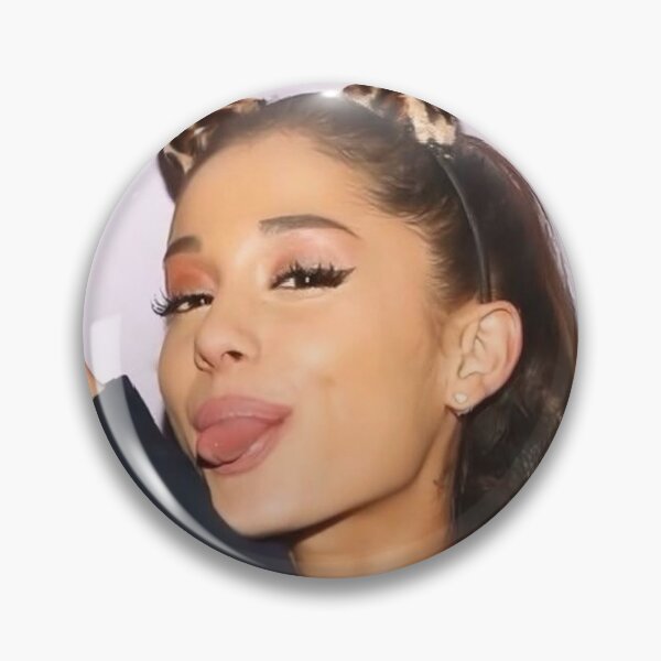 Artikelvorschau, Ariana Grande entworfen und verkauft von WatteauGarden.