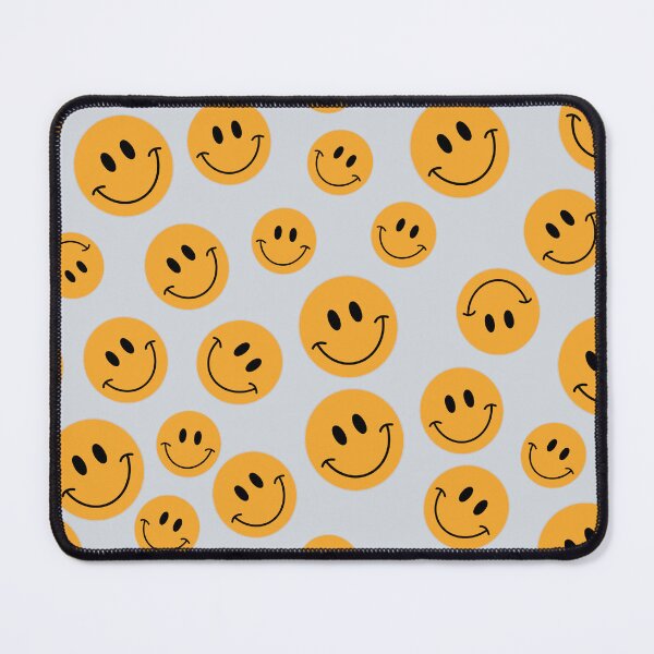 Artikelvorschau, Mauspad mit beigem Smiley-Muster entworfen und verkauft von Fabulous Sprout Designs.