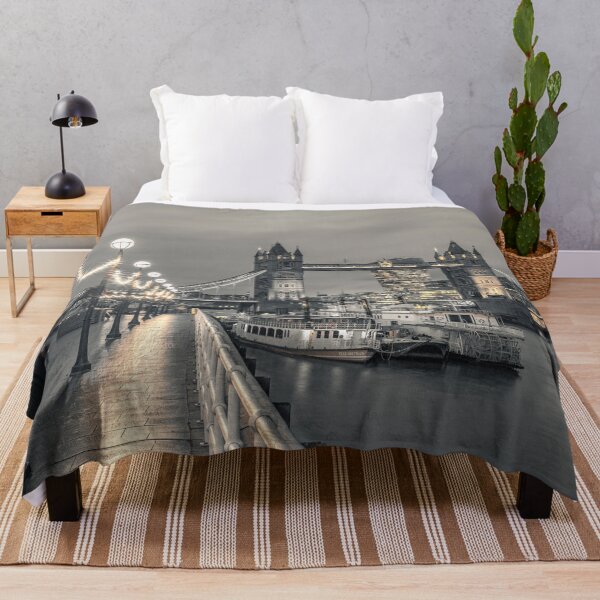 Item preview, Majestad nocturna designed and sold by assaf.