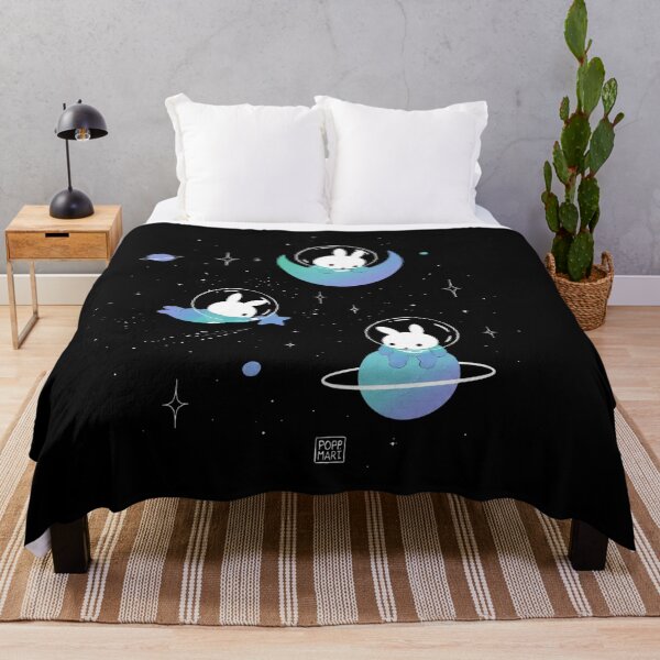 Artikelvorschau, Space Bunnies Retro Classic entworfen und verkauft von Mckenna165.