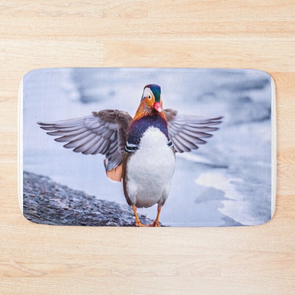 Artikelvorschau, Mandarinente breitet im Winter ihre Flügel aus entworfen und verkauft von ElinaArtPhoto.