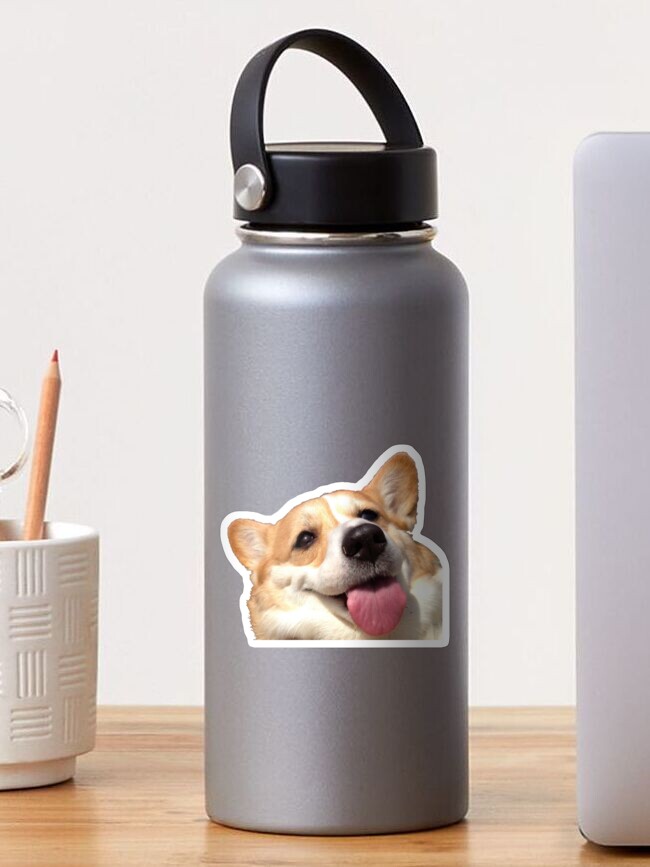 Aperçu 1 sur 3. Sticker avec l'œuvre Corgi créée et vendue par madisonbaber.