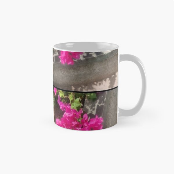 Artikelvorschau, Abstrakte Kunst mit lila Blumen entworfen und verkauft von Unlimited Imagination .