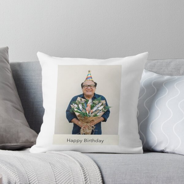 Artikelvorschau, Danny DeVito Geburtstag Fischstrauß Geschenk Kuchen Memes fröhlich lustiger Streich Meme seltsam entworfen und verkauft von CheeseBlueprint.