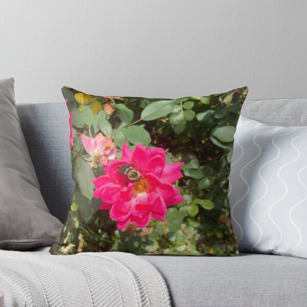Item preview, Abejorro sobre una rosa designed and sold by Amanda1775.
