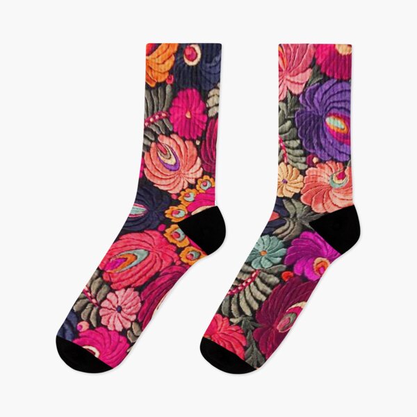 Aperçu de l'œuvre  Vibrant Folk Floral Embroidery créée et vendue par Choopstores.