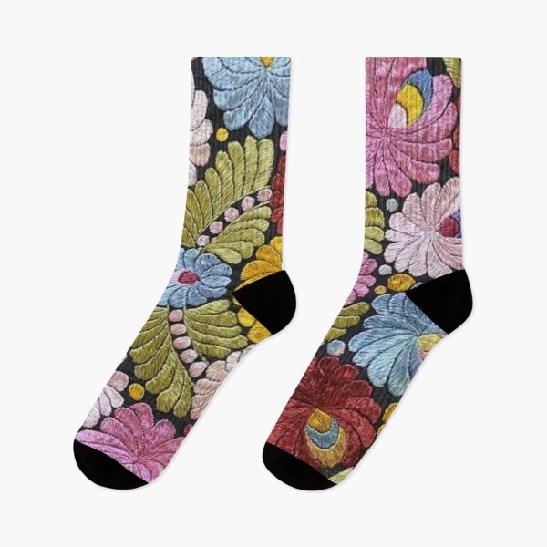 Aperçu de l'œuvre  Vibrant Folk Floral Embroidery créée et vendue par Choopstores.